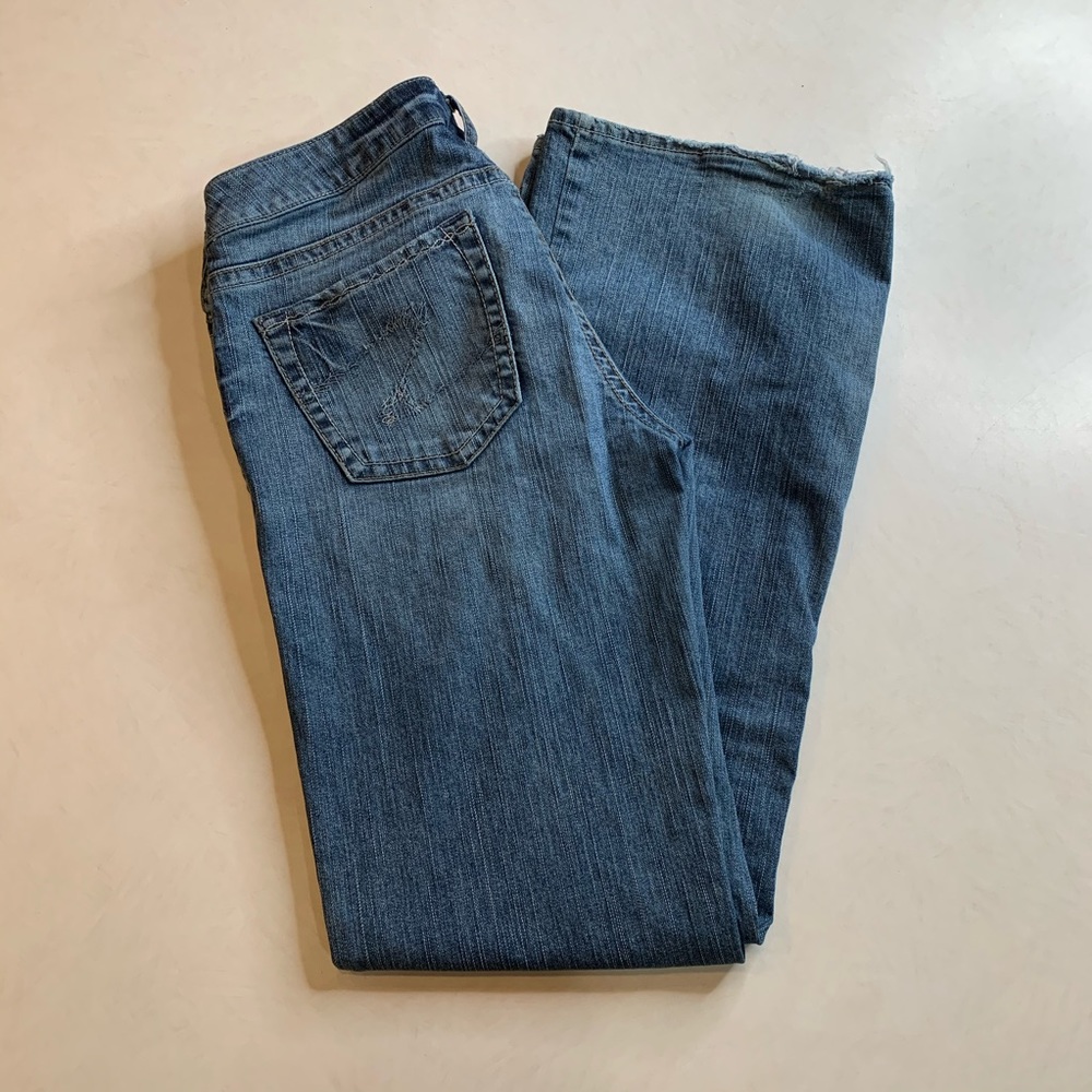 💥 3/$25 Silver Tina jeans. Size 31